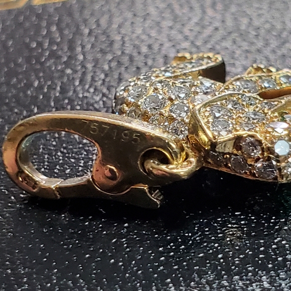 CARTIER Pendant Diamond Pave set 'Khandy' Elephant w/Emerald Eye in 18kt gold - Picture 5 of 11